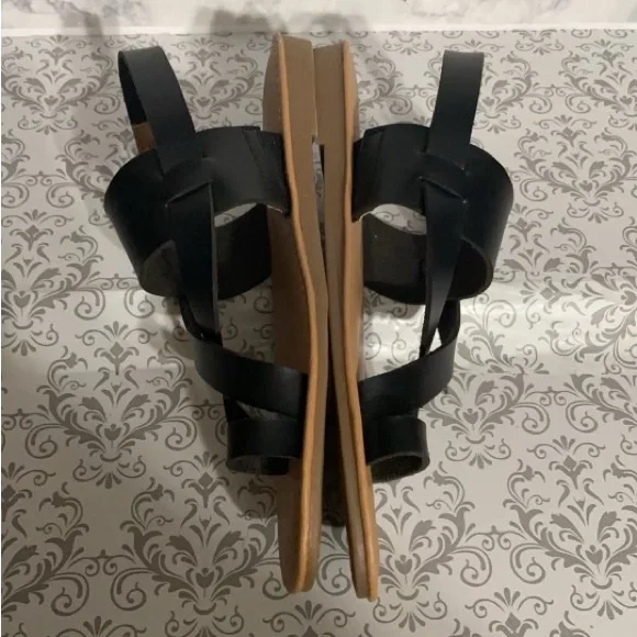 B true bare, straps thong sandal - Picture 3 of 7